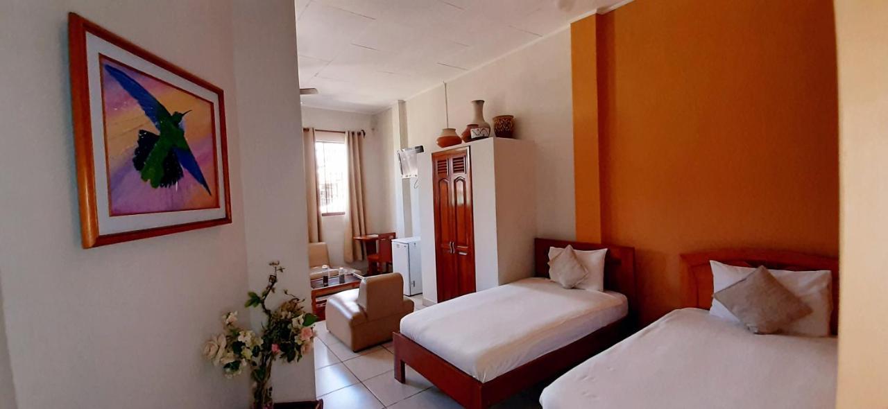 Hotel Hostal Huayruro Iquitos Zewnętrze zdjęcie