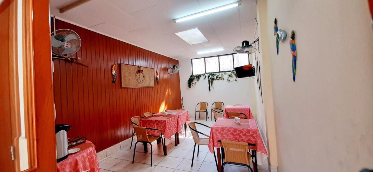 Hostal Huayruro Iquitos Zewnętrze zdjęcie