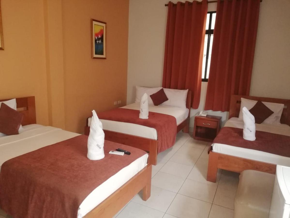 Hotel Hostal Huayruro Iquitos Zewnętrze zdjęcie