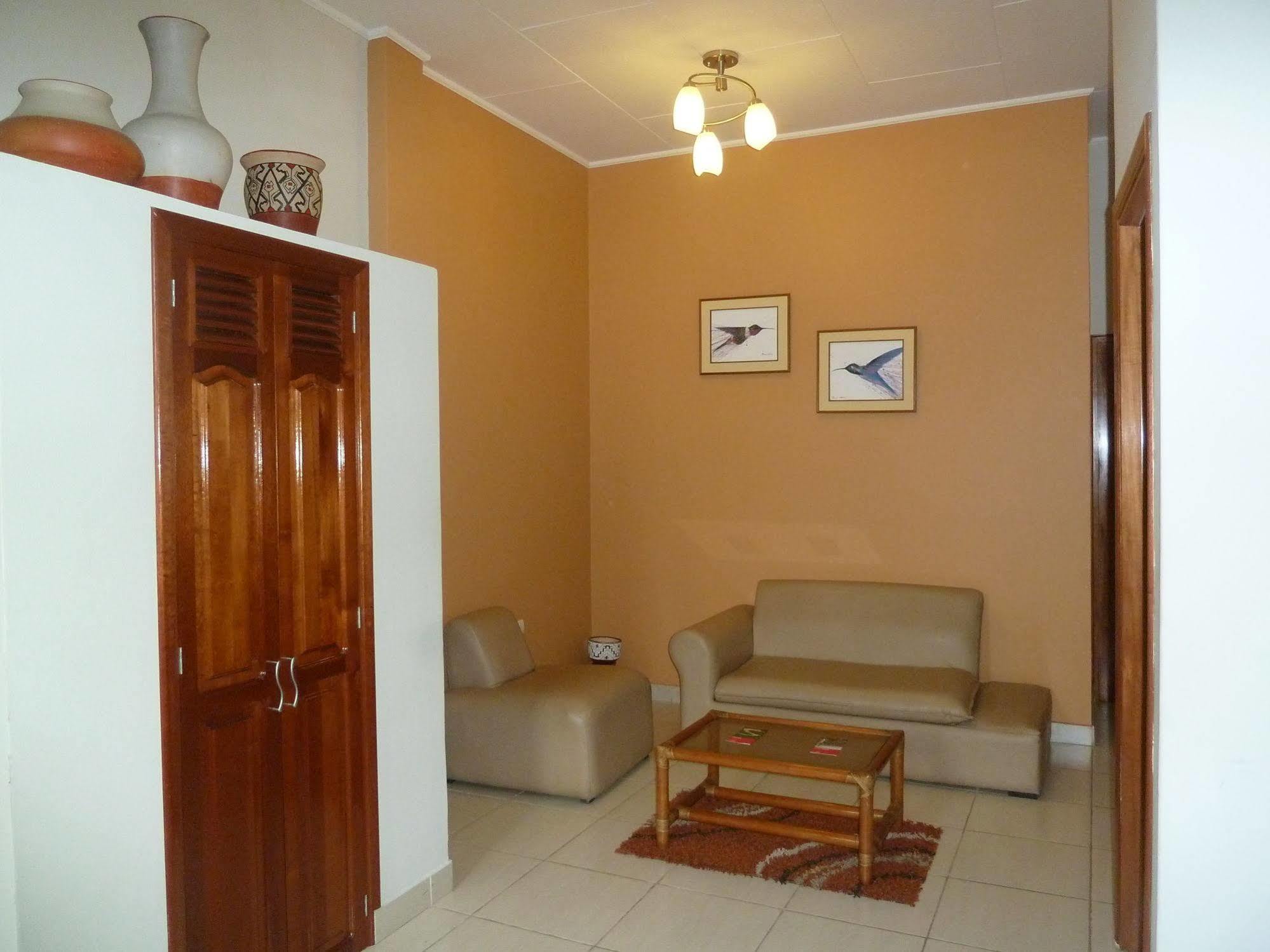 Hostal Huayruro Iquitos Zewnętrze zdjęcie