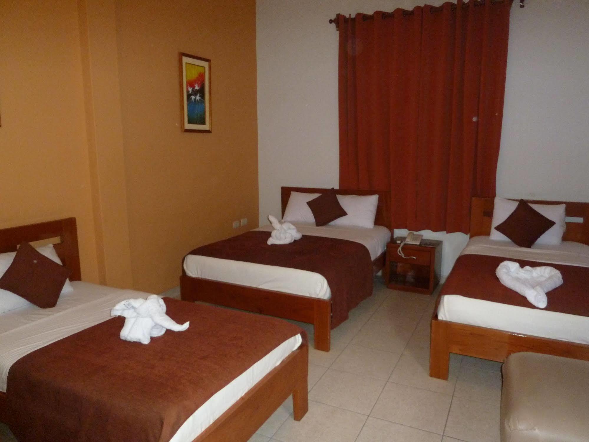 Hostal Huayruro Iquitos Zewnętrze zdjęcie
