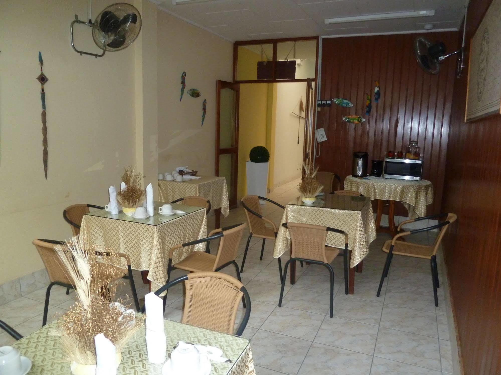 Hotel Hostal Huayruro Iquitos Zewnętrze zdjęcie