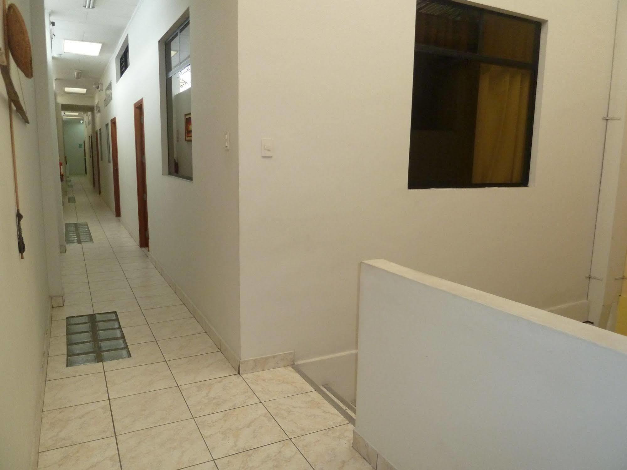 Hostal Huayruro Iquitos Zewnętrze zdjęcie